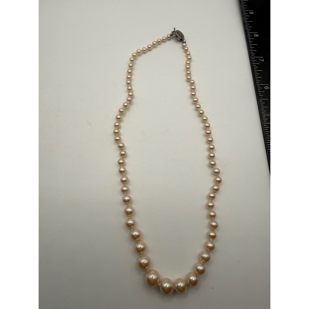 Vintage Graduated Pearl Strand Necklace Cream Silver Tone Filigree Clasp 17 Inch